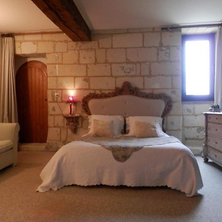 Bed and Breakfast Le Prieure Montsoreau Exterior foto
